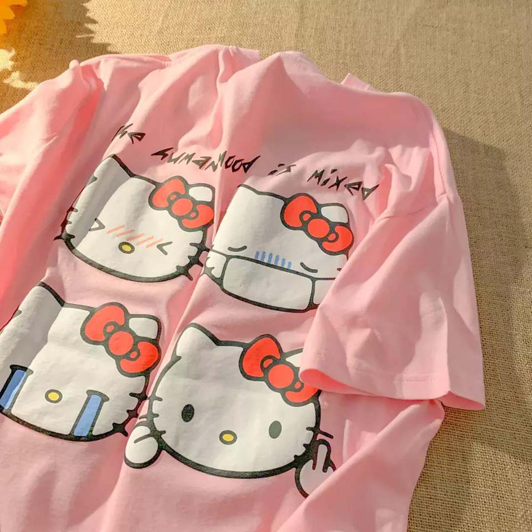 Hello Kitty Sick Emoji Pembe (Unisex) T-Shirt