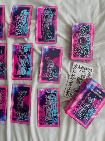 Regin Neon Tarot