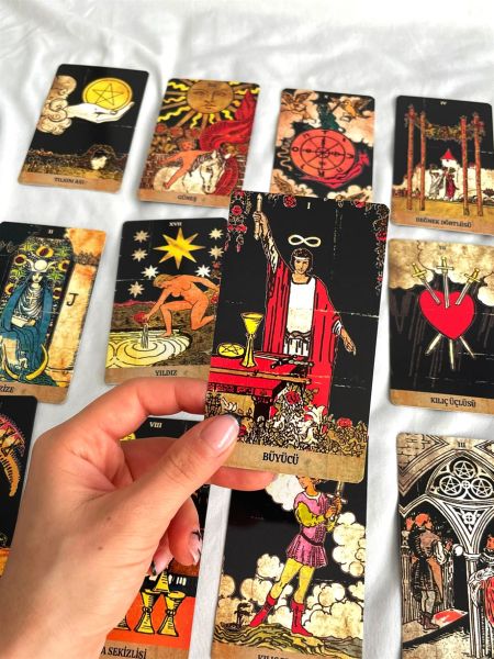 Regin Black Vintage Tarot