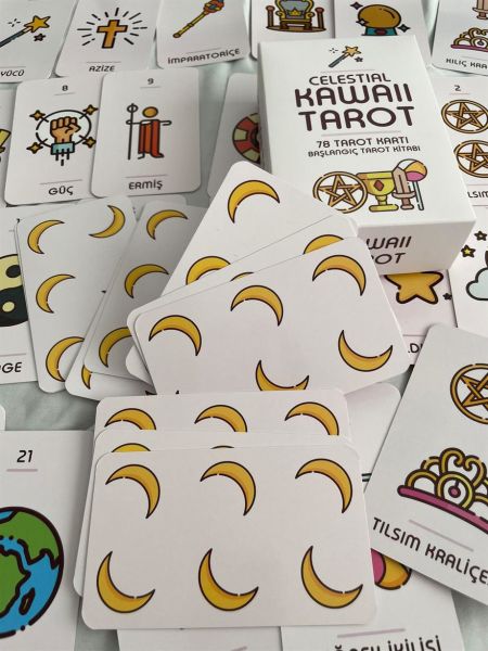 Celestial Kawaii Tarot Kartları ve Başlangıç Tarot Kitabı