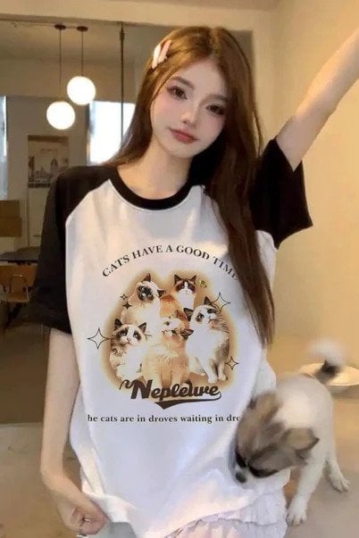Beyaz Unisex Siyah Reglan Vintage Kawaii Cats T-Shirt