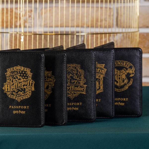 Hufflepuff Pasaport Kılıfı Lisanslı Suni Deri