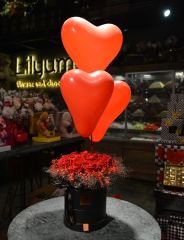 KALICI KADİFE GÜL FLOWER BOX (Çikolata ve Balon Eşliğinde)