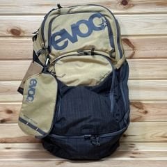 Evoc Explorer Pro 30 Sırt Çantası - Altın