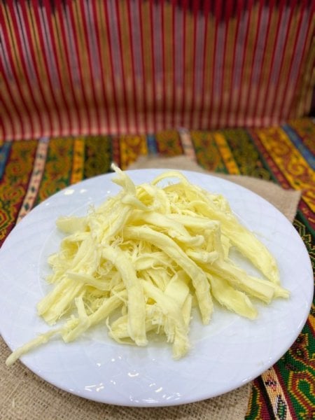 1Kg. Çeçil Peyniri görseli.
