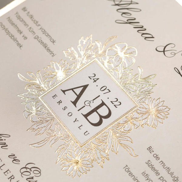 Düğün Davetiyesi İkw-40405 | Altın Varak Yaldız Desen ve Çerçeveli Kare Çiçekli Modern Davetiye
