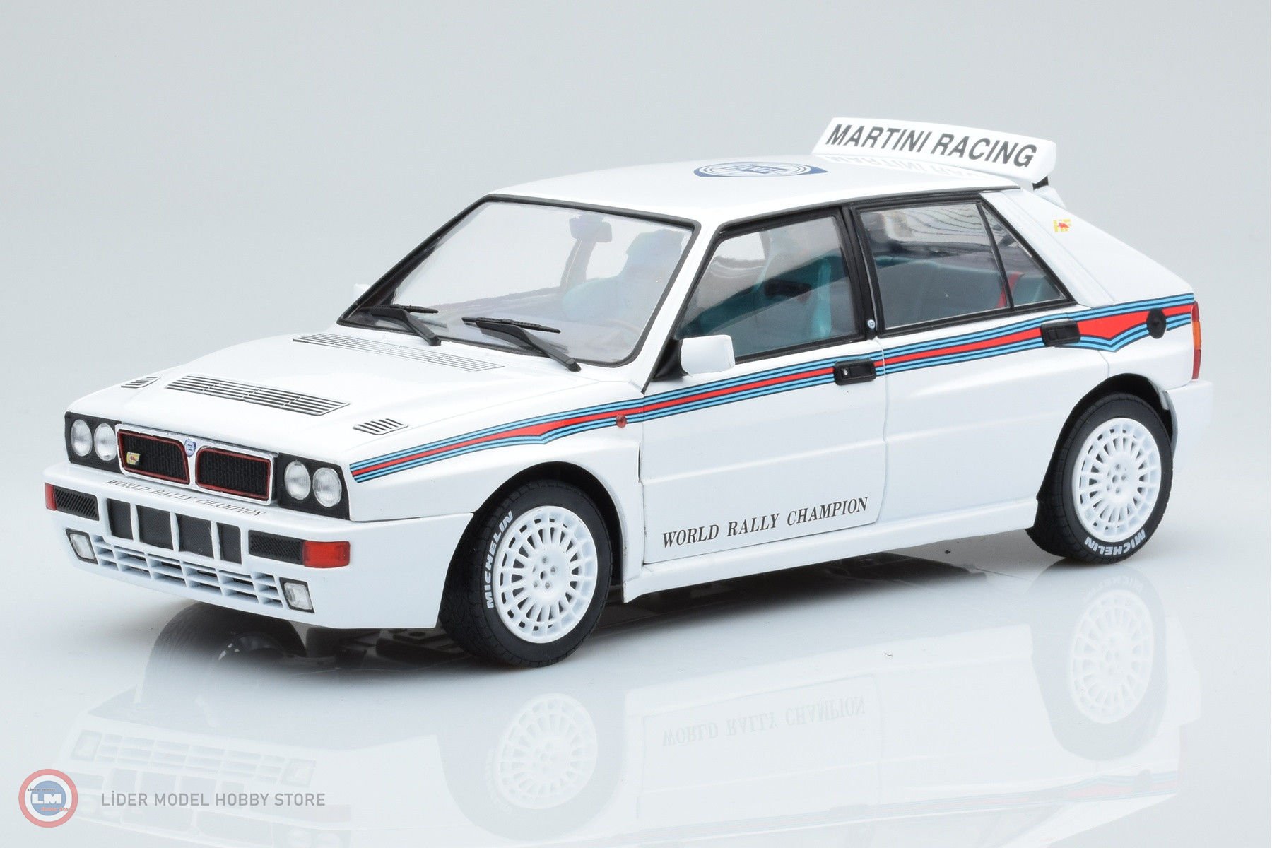 1:18 1992 Lancia Delta HF Integrale Evo 1 Martini 6