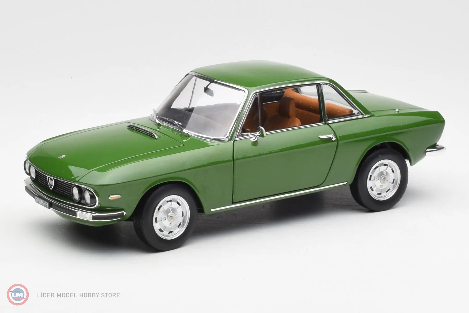 1:18 1975 Lancia Fulvia 3