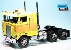 1:18 1977 Peterbilt 352 Pacemaker