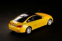 1:64 2015 Bmw M4 (F82) Austin RHD