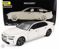 1:18 2022 BMW i7 - White Metallic