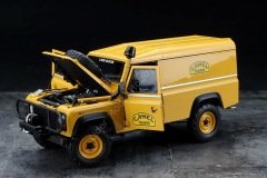 1:18 Land Rover Defender 110 Camel Trophy Edition Malaysia Borneo Support Unit