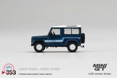 1:64  Land Rover Defender 90 County Wagon