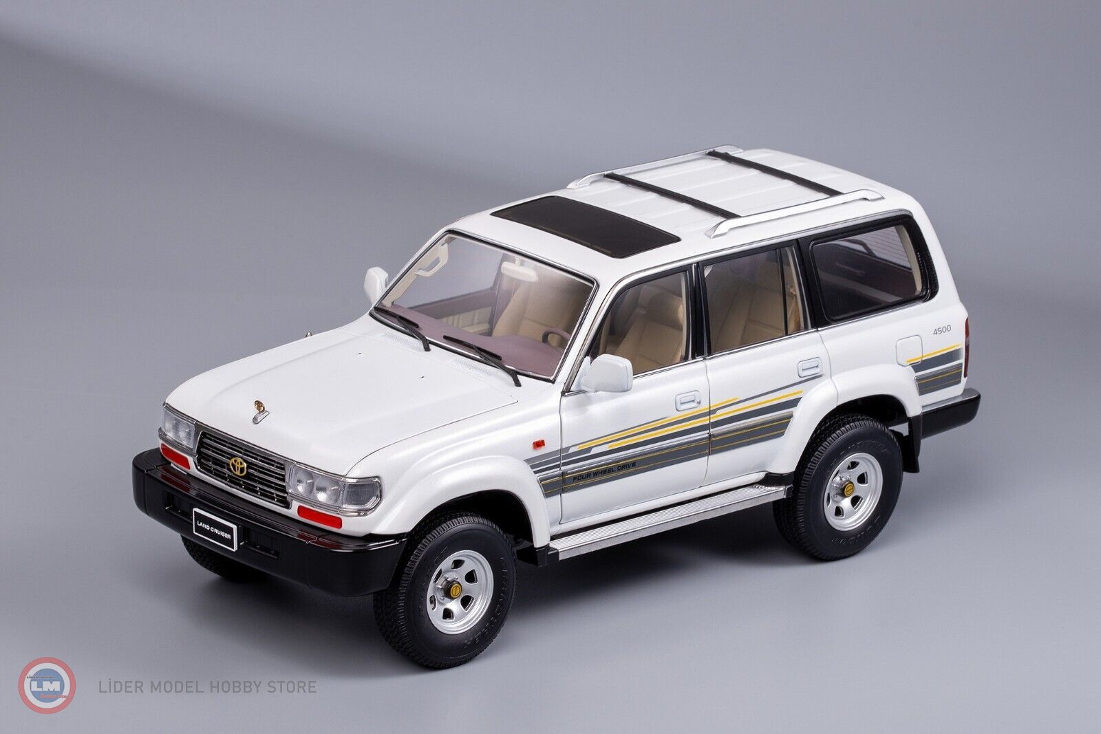 1:18 1990 Toyota Land Cruiser J8