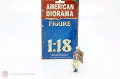 1:18 American Diorama 38234 Sitting Old Couple #I