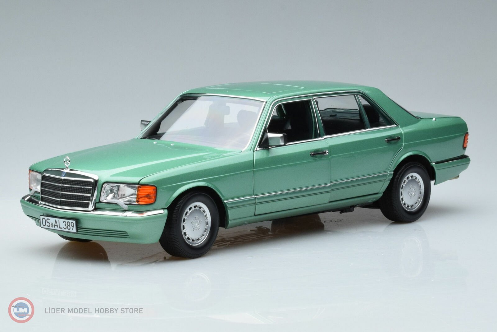 1:18 1991 Mercedes Benz S Class 560 SEL W126