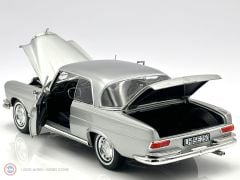 1:18 1969 Mercedes Benz 250 SE Coupe W111