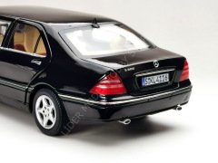 1:18  2000 Mercedes Benz S Class S600 V220 Pullman