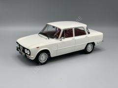 1:18 1974 Alfa Romeo Giulia Nuova Super