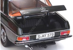 1:18 1968 Mercedes Benz 200 Strich 8 Saloon
