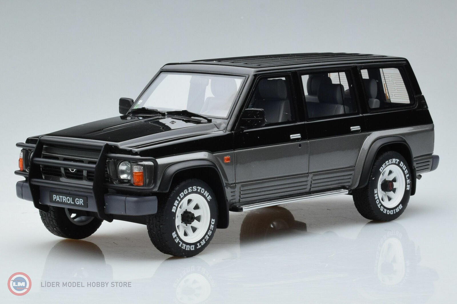 1:18 1992 Nissan Patrol GR Y60