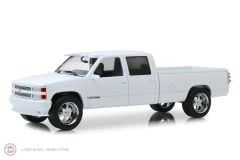 1:18 1997 Chevrolet Custom Silverado 3500