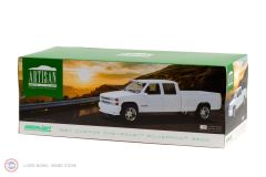 1:18 1997 Chevrolet Custom Silverado 3500