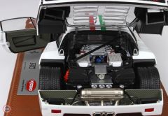 1:18 Ferrari F40 - Italy Stripe Metallic White