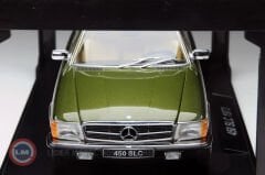 1:18 1973 Mercedes Benz 450 SLC C107