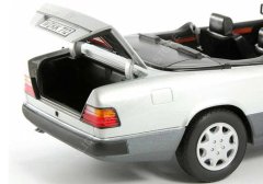 1:18 1989 Mercedes Benz 300 CE 24 Cabriolet