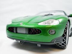 1:18 2002 Jaguar XKR Roadster James Bond