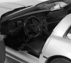 1:18 1985 Chevrolet Corvette  James Bond A View to a Kill