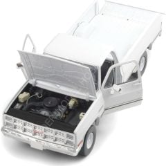 1:18 1982 GMC K-2500 Sierra Grande Wideside