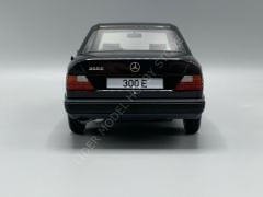 1:18 1984 Mercedes Benz 300 E W124