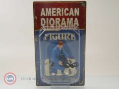 1:18 American Diorama Tamirci Tony 77446