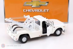 1:18 1968 Chevrolet C-30 Dually Wrecker