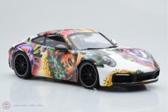 1:18 2019 Porsche 911 Carrera 4S Coupe Flower Design