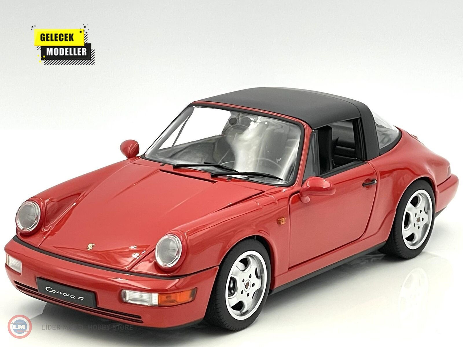 1:18 1990 Porsche 911 (964) Carrera 4 Targa