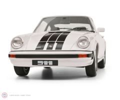 1:18 Porsche 911 Coupe White with Black Stripes