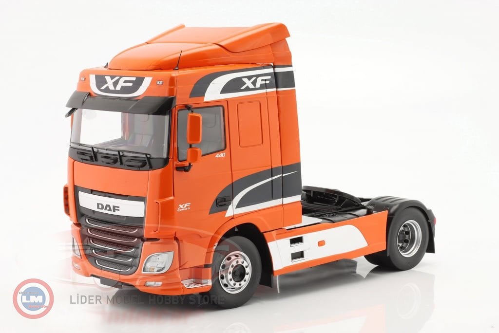 1:18 2016 DAF XF Space Cab