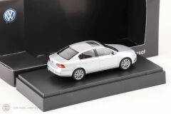1:43 2010 Volkswagen Passat Limousine B7