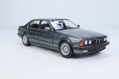 1:18 1986 Bmw BMW 730i (E32)