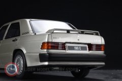 1:18 1993 Mercedes Benz W201 190E 2.5 16S