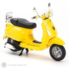 1:18 2013 Vespa  LXV - Motosiklet