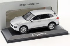 1:43 2014 Porsche Cayenne