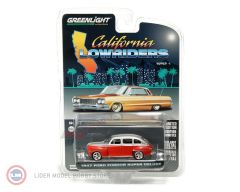 1:64 Greenlight 1974 Ford Fordor Super Deluxe Two-Tone California Lowriders Series
