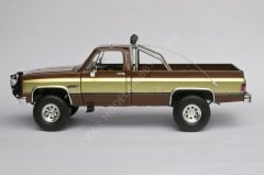 1:18 1982 GMC K-2500 Sierra Grande