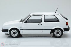 1:18 1988 Volkswagen Golf 2 CL