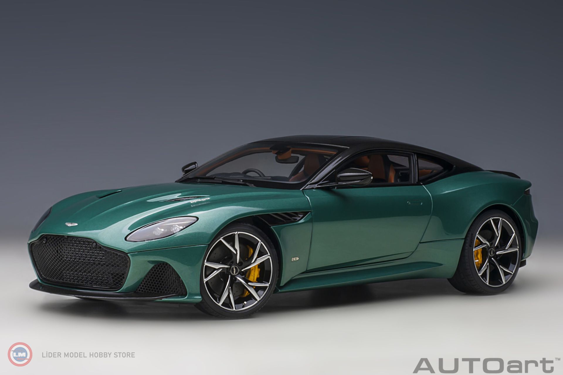 1:18 Aston Martin DBS Superleggera Yeşil
