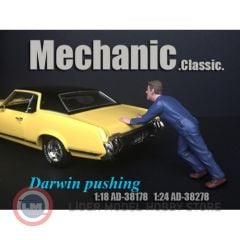 1:18 American Diorama 38178  Mechanic Darwin figure